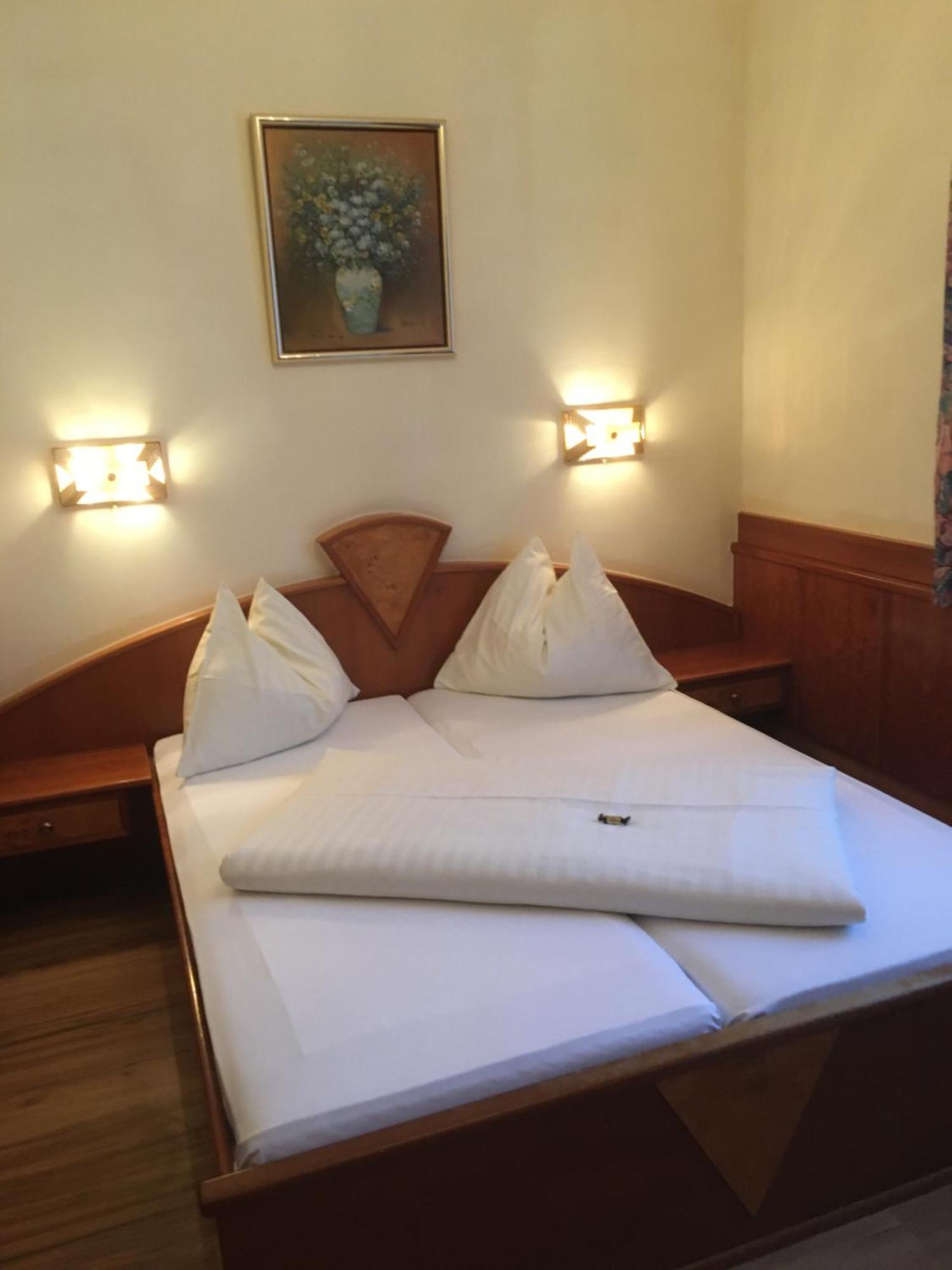 Cityhotel Ratheiser Klagenfurt am Woerthersee ภายนอก รูปภาพ